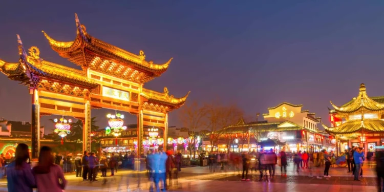 Daftar 33 Universitas Tujuan Beasiswa ACYLS, Ini Syarat dan Cara Daftarnya 1 Ilustrasi beasis AVYLS 2026-2027. (Freepik/4045)