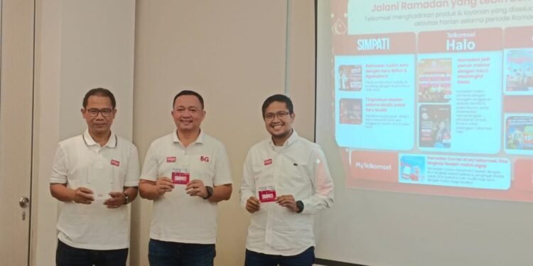 Jajaran manajemen Telkomsel Regional Jakarta dan Banten memastikan jaringan dan layanan produk mudah diakses selama Lebaran 2026. (Raden/Banten Raya)