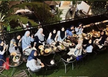 Ilustrasi bukber puasa Ramadan. Instagram/@waroengkamcur_)