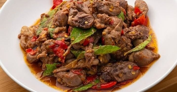 Ide resep makanan untuk buka puasa nikmati, bahan baku ati ampela. (Instagram/@foodmart_id)