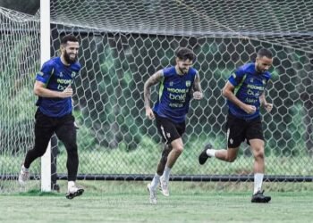 Capiton Foto Tiga pemain asing Persita Tangerang berlatih jelang jamu Madura United FC di pekan ke-25 BRI Super League 2025-2026, Sabtu 7 Maret 2026. (Instagram @persita.official)