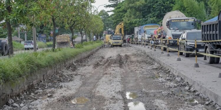 Perbaikan JLS Cilegon Ditarget H-10 Mudik Lebaran, Progres Diklaim Jalan 60 Persen 1 Kondisi JLS yang tengah dilakukan pembangunan dan ditarget selesai pada H-10 mudik lebaran 2026. (Diskominfo Cilegon)