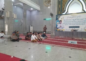 Kesra Kota Cilegon Ajukan Pencairan Honor Guru Madrasah Rp 9 Miliar 6 Walikota Cilegon hadir dalam acara Nuzulul Kuran yang diger Kersa. Dimana, ia memastikan honor-honor akan cair sebelum Ramadan, Senin (9/3). (Uri/Bantenraya)