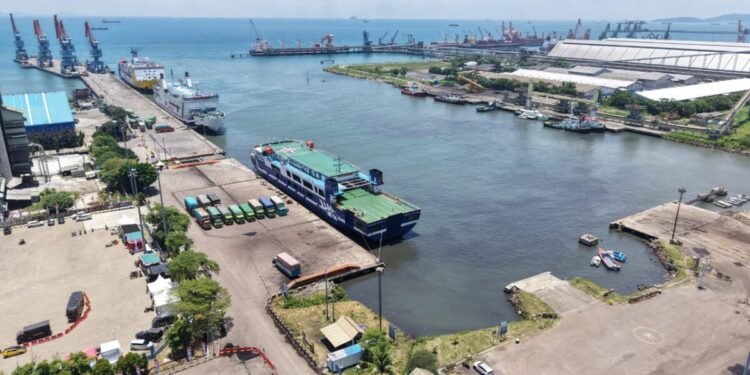 Jelang Lebaran 2026, 16 Ribu Unit Kendaraan Lalui Pelabuhan Ciwandan 1 Pelabuhan Ciwandan