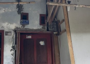 Rumah warga lebak terancam roboh akibat pergeseran tanah