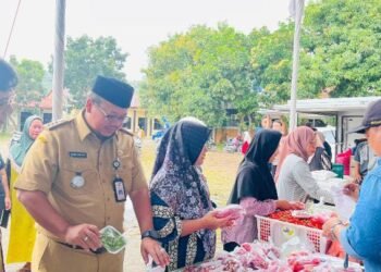Suasana bazar Ramadan di Kecamatan Pulomerak, kemarin.