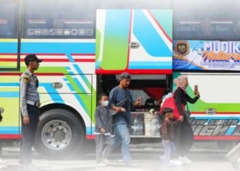 Pendaftaran Dibuka Hari Ini, Kemenhub Siapkan Mudik Gratis untuk 34 Daerah Tujuan 6 Suasana mudik dengan moda transportasi bus. Tahun ini, Kemenhub kembali menyediakan program mudik gratis. (Instagram @kemenhub151)