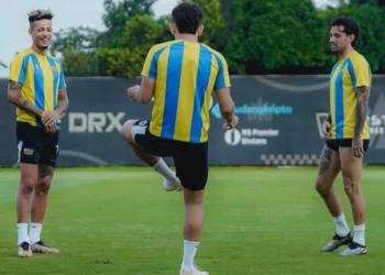 Tiga pemain Dewa United Banten FC berlatih jelang lawan Bhayangkara FC di pekan ke-24 BRI Super League 2025-2026. (Instagram @dewaunitedfc)