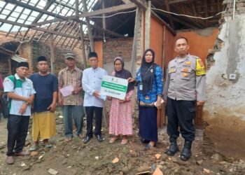 Salah satu warga Kota Cilegon yang menerima program perbaikan rutilahu dari Baznas Cilegon. (Dok Baznas Cilegon)