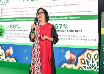 Dampak Besar Ekosistem Transportasi Online Terhadap Ekonomi 11 Chief Executive Officer (CEO) Grab Indonesia Neneng Goenadi saat menyampaikan kontribusi transportasi online terhadap perekonomian. (Dok/Grab)