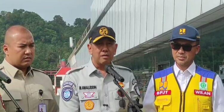 Jasa Raharja Pastikan Tak Akan Ada Penundaan Klaim Santunan, Pemudik Dapat Pelayanan Utama Jika Alami Kecelakaan 1 Direktur PT Jasa Raharja Muhammad Awaluddin memberikan keterangan pers persiapan mudik lebaran 2026. (Uri/Banten Raya)
