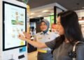 Aktivitas operasional McDonald’s yang menggerakkan perekonomian dari penyerapan tenaga kerja hingga ekosistem rantai pasok dalam skala lokal, Selasa 3 Maret 2026. (Dok/McDonald's)