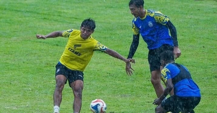 Pemain Arema FC matangkan persiapan jelang lawan Bali United FC di pekan ke-24 BRI Super League 2025-2026. (Instagram @aremafcofficial)