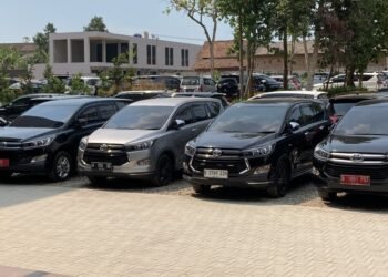 Ilustrasi. Gubernur Banten Andra Soni secara tegas melarang ASN menggunakan mobil dinas untuk mudik. (Raffi/Bantenraya.com)