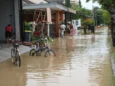 Banjir di Perumahan Metro Cilegon pada Minggu, 8 Maret 2026. (Gillang/Bantenraya.com)