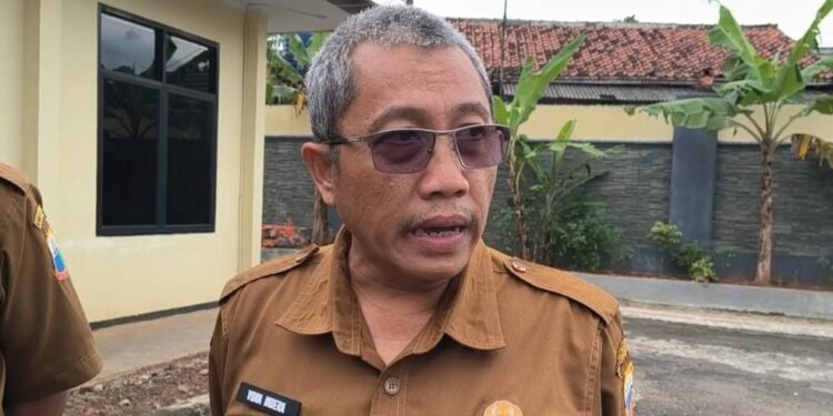 Sekretaris Inspektorat Lebak Vidya Indra memberi keterangan terkait dugaan pungli di Dinsos Lebak (Dokumentasi Bantenraya.com)