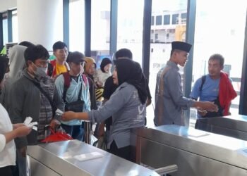 Suasana di Pelabuhan Merak pada Kamis, 12 Maret 2026. (Uri/Bantenraya.com)