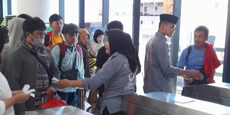 Suasana di Pelabuhan Merak pada Kamis, 12 Maret 2026. (Uri/Bantenraya.com)