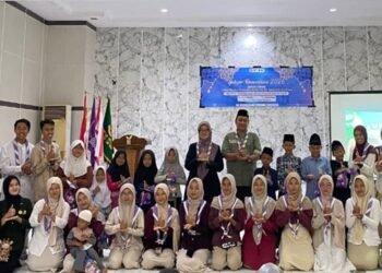 Foto bersama peserta Gebyar Ramadan yang diselenggarakan oleh Gerakan Pramuka Gugus Depan UIN SMH Banten di Aula Kampus 1 UIN SMH Banten, Jumat (6/3/2026). (Dokumentasi Wahyudin)