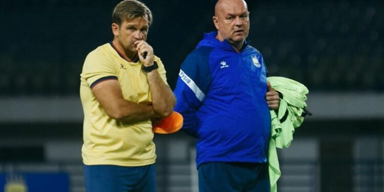 Hodak pastikan kesiapan Persib hadapi Borneo FC. (Instagram/@persib)