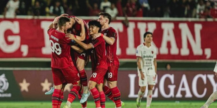Persis berhasil keluar dari Zona Degradasi usai raih kemenangan atas Bali United. (persissolo.id)
