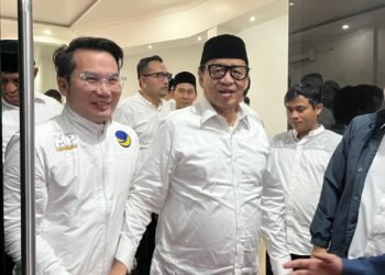 Ketua DPW Partai Nasdem Provinsi Banten Wahidin Halim (pakai peci). (Muhamad Tohir/ Bantenraya.com)