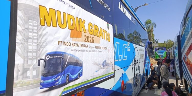 PT IRT Dukung Pemkot Cilegon Berangkatkan Warga Mudik Gratis 1 Pelaksanaan program mudik gratis Pemkot Cilegon dan didukung PT IRT, Minggu 15 Maret 2026. (Dokumentasi Bantenraya.com)