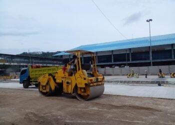 Jalan Kota Jadi Bufferzone Saat Puncak Mudik, ASDP Prediksi 2 Kali Puncak Mudik 8 Pembenahan dermaha dengan betonisasi untuk bufferzone kendaraan di Dermaga Eksekutif Pelabuhan Merak, Senin (9/3). (Uri/bantenraya)