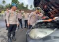 Polres Pandeglang Siap Amankan Arus Mudik dan Balik Lebaran 17 Kapolres Pandeglang, AKBP Dhyno Indra Setyadi melakukan pemeriksaan kendaraan personel Polres Pandeglang yang akan digunakan pengamanan Lebaran Idul Fitri, Senin